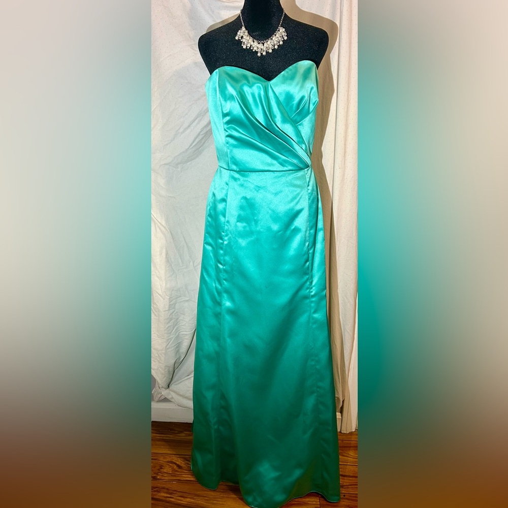 NWT formal prom dress. After Six Size 10